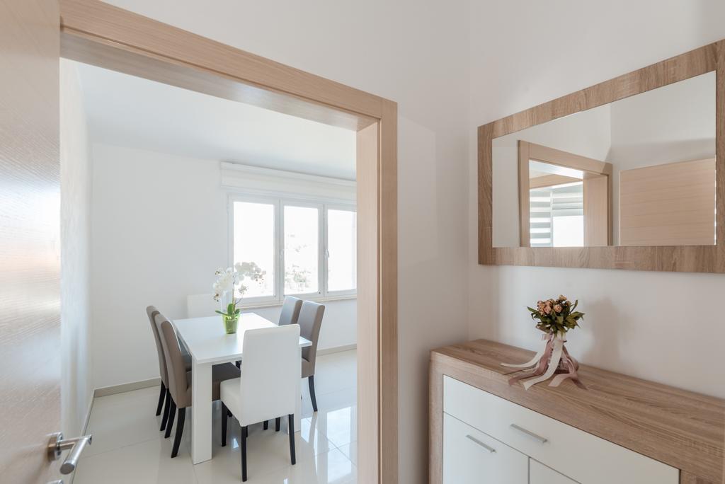 Apartments Mavracic Vir Eksteriør bilde